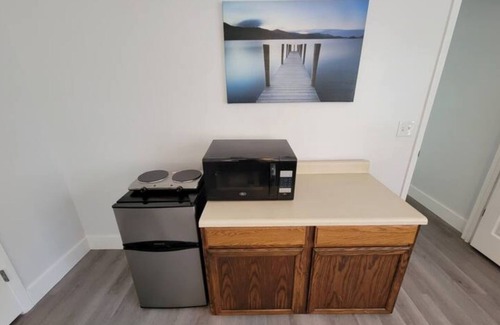 Conners Lake Front Estates Apartamento | Your Cozy Private Guest Home Away From Home!