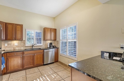 Whitney Beach Cabaña | Your Home Away from Home: Little Gull 4BR Cottage