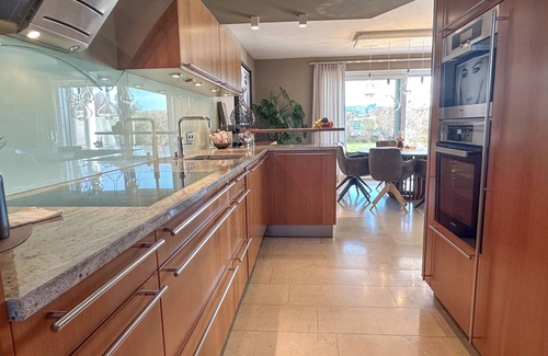 Seekirchen am Wallersee Casa | Your "LIEBLINGSPLATZ": Exclusive living with terrace, garden and pool