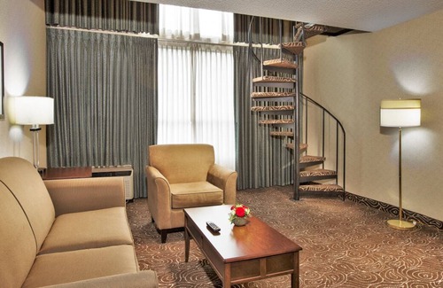 Wilburton Casa | Your Next Staycation is Here! Pets Allowed, Private Parking, Outdoor Pool