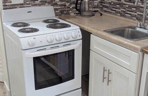 Lawndale Casa | Tu escape perfecto en Lawndale: Acogedor y privado