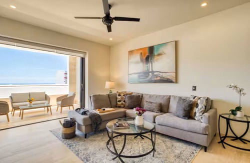 Santa Rosa Apartamento | Your perfect family getaway: relax between the pool, the jacuzzi and the sea.