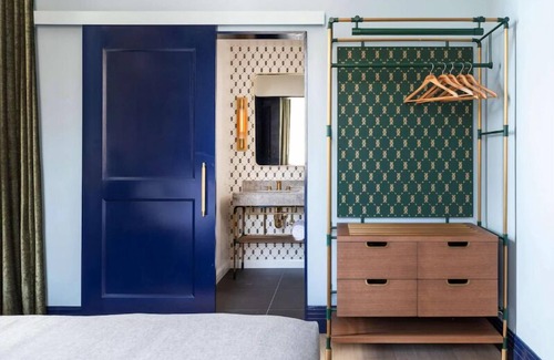 Center City Hotel | Your Philly Adventure Starts Here! Onsite Parking, Pets Allowed!