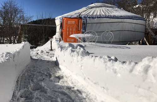 Saint-Antheme Alquiler De RV | Yurt-Baño privado-Vista a la Montana-4 places