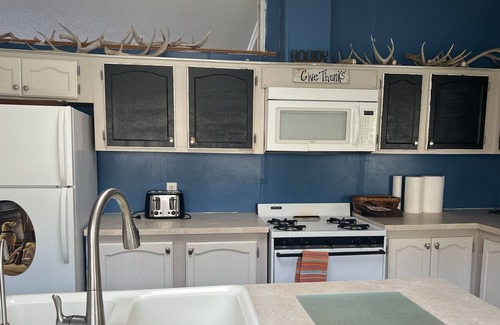 Olive Otro | YT Bunkhouse - a peaceful and private ranch getaway!