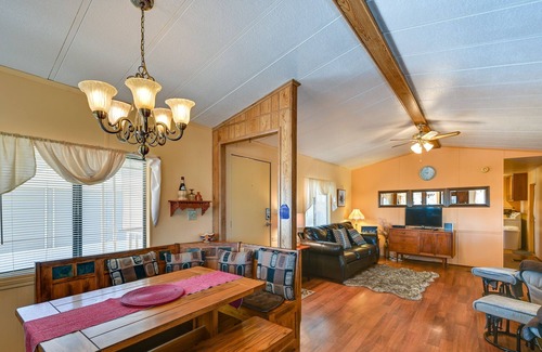 Yuma Cabaña | Yuma Vacation Rental w/ Resort Pool & Hot Tub!