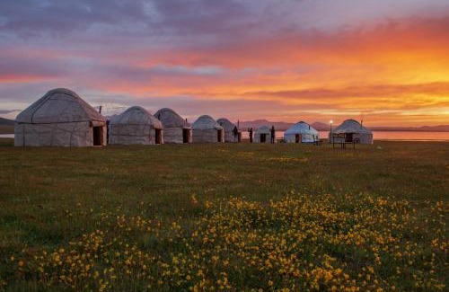 Naryn Region Cabina | Yurt Camp Erlan at Song Kol Lake