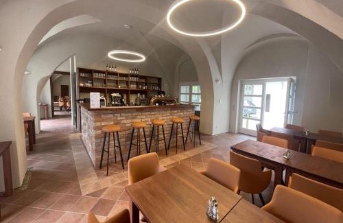 Racice-Pistovice Apartamento | Zámek Castle Račice - Předzámčí Forecastle