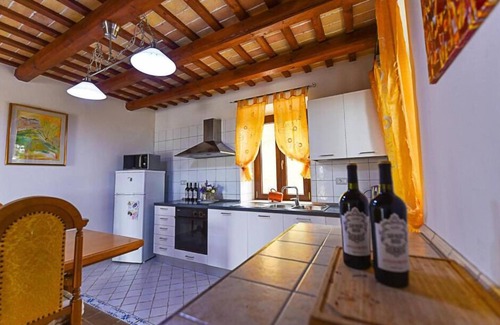 Giuliano Teatino Complejo | Casa de campo de piedra napoleónica ideal para mascotas y niños con amplia zona verde cercada
