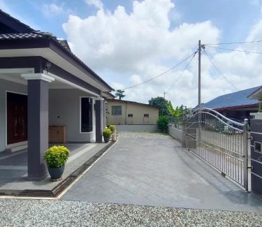 Kampung Kubang Tangga Casa | Zahani Homestay