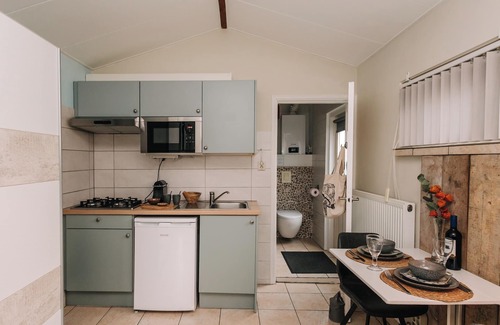 Zandvoort Cabaña | Estudio de playa para dos con plaza de aparcamiento gratuita y wifi rápido.