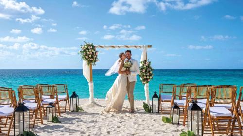Shoal Bay Complejo | Zemi Beach House, LXR Hotels & Resorts