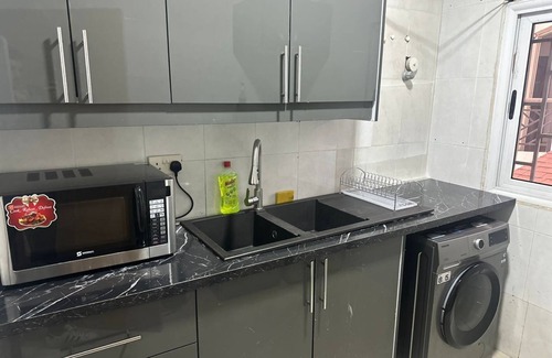 Labone Apartamento | Zen 2BR in Labone, WiFi/DSTV