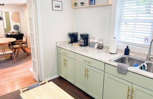 Concord Casa | Zen Midcentury-Art Deco Hideaway