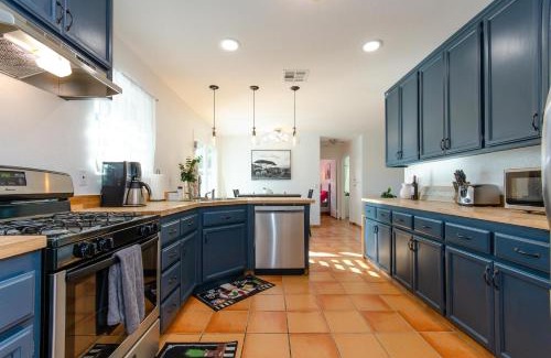 Palm Springs Villa | Zen Palm Springs Villa Pool and Mountain View