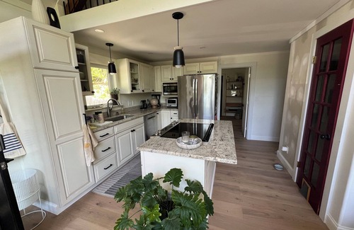 Bradford Cabina | Zen Retreat Cabin – A Tranquil Escape Minutes from Lakes & Mountains, 3bd/1.5bth