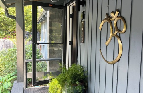 Bradford Cabina | Zen Retreat Cabin – A Tranquil Escape Minutes from Lakes & Mountains, 3bd/1.5bth