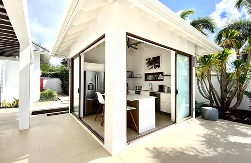 Cades Bay Villa | Villa de lujo frente al mar con las mejores críticas y opción de 3er dormitorio. Todo privado!