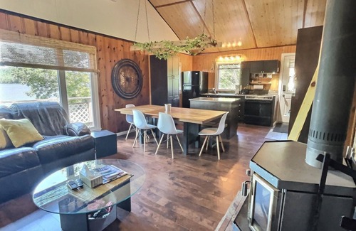 Saint-Andre-Avellin Chalet De Esquí | Zenitude 2 waterfront cottage