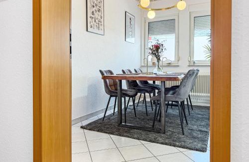 Rathaus Apartamento | Zentrale Stgt Ferienwohnung Whirlpool Billard 10 Pers