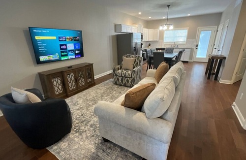 Versailles Casa | Zenyatta Cottage | 3BR Retreat in Horse Country