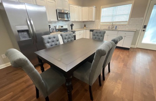 Versailles Casa | Zenyatta Cottage | 3BR Retreat in Horse Country