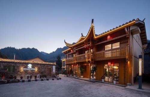 Wulingyuan Casa | Zhangjiajie Valley Love Holiday hotel - Free pick up service