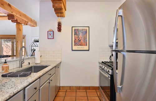 Downtown Santa Fe Hotel | Zona Rosa 74, Santa Cristobal