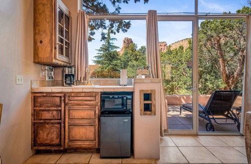 Oak Creek Villa | Adobe Village Inn by RedAwning