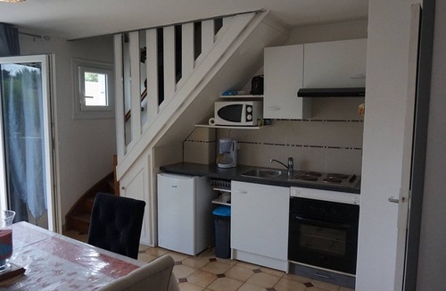 Merville-Franceville-Plage Apartamento | Apartamento en dúplex con acceso directo a la playa, balcón y parking gratuito