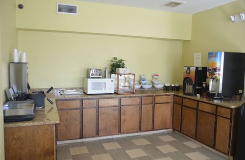 Statesboro Hotel | Eagles Nest Inn