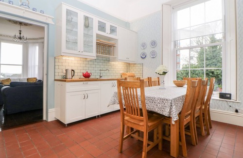 Torquay Cabaña | Holcombe House