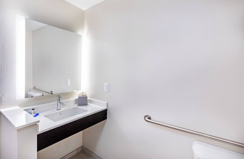 Purcell Hotel | Holiday Inn Express & Suites Purcell by IHG