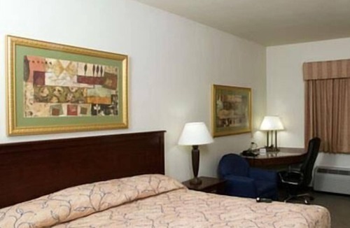Bryant Hotel | HomeTown Hotel Bryant
