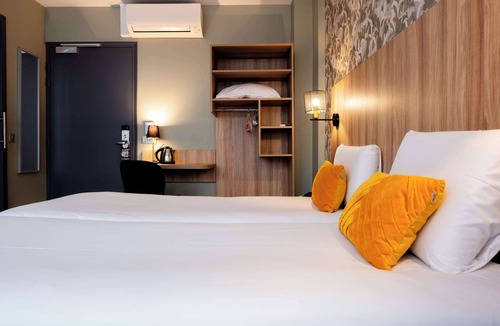 Porte-Saint-Martin Hotel | Hotel Kyriad Paris 10 Canal Saint Martin