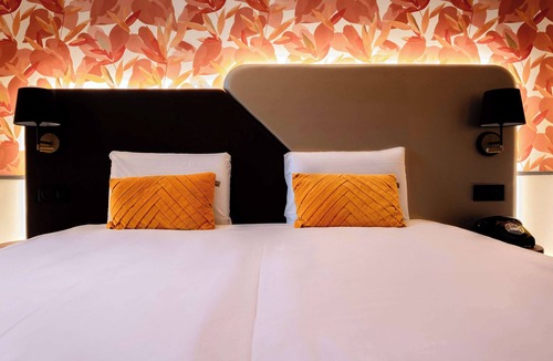 Porte-Saint-Martin Hotel | Hotel Kyriad Paris 10 Canal Saint Martin