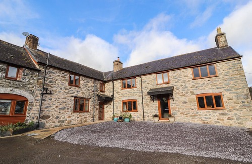 Ruthin Cabaña | Maestyddyn Farm House