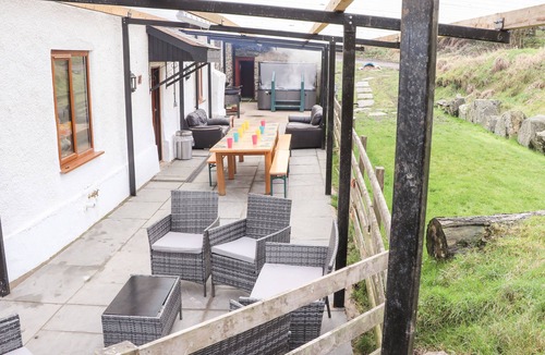 Ruthin Cabaña | Maestyddyn Farm House