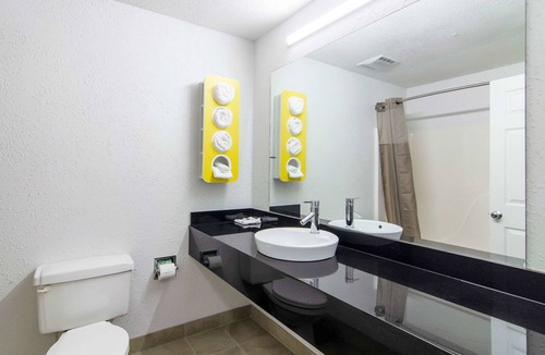Kreole Hotel | Motel 6 Moss Point, MS