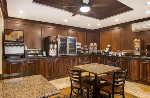 Grove City Hotel | Park Inn by Radisson
