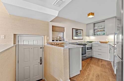 Sandestin Condominio | Rate Reduced! First Floor Beachfront, Walkout Patio, Walk out to Beach & Pool