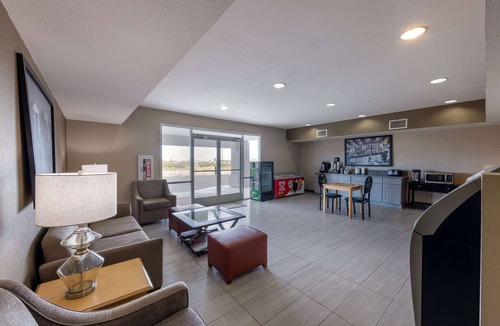 Quartzsite Hotel | Super 8 by Wyndham Quartzsite AZ