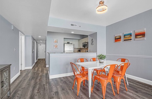 Myrtle Beach Condominio | Unwind by the Waves Oceanfront Suite