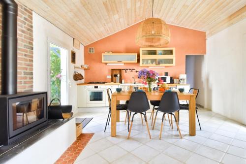 À 800 m de la mer, jolie maison avec jardin pour 7