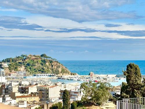 Ático con Vistas al Mar a un Paso del Centro