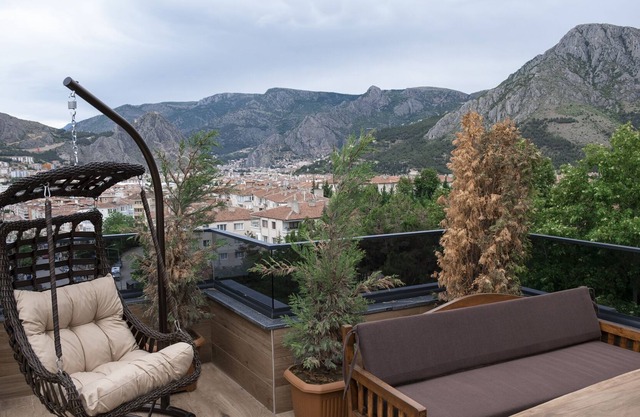 Çınar Han Otel ve Cafe