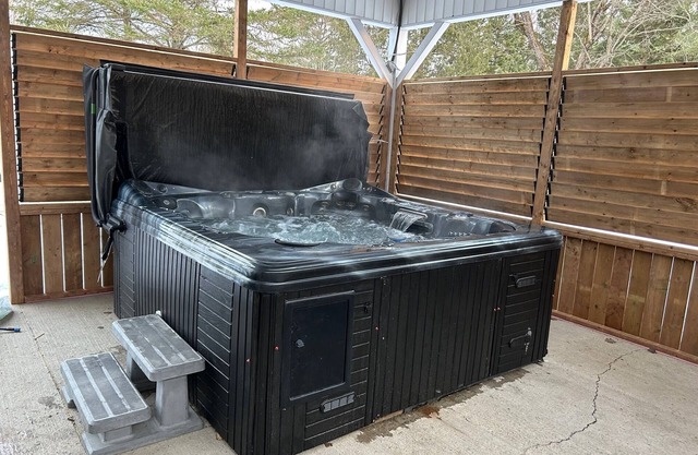 Ô Ruisseau Avec Spa - Détente, Spacieux, Foyer Int/ext et Trois-lacs Accessible