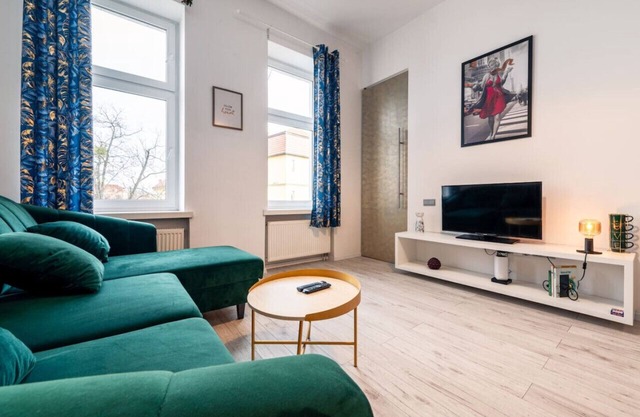 Środmieście Apt - Top Location, Tram&Park nearby - by Rentujemy