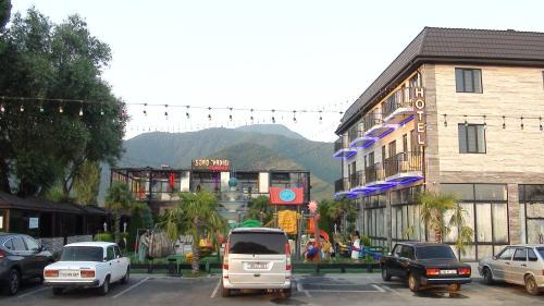 Şərq Vadisi Hotel
