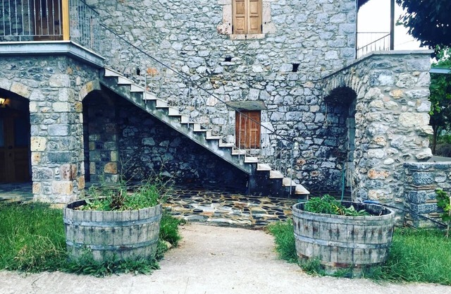 Casa de piedra tradicional de Stonebuilt, montaña Parnon, Karyes Lakonias